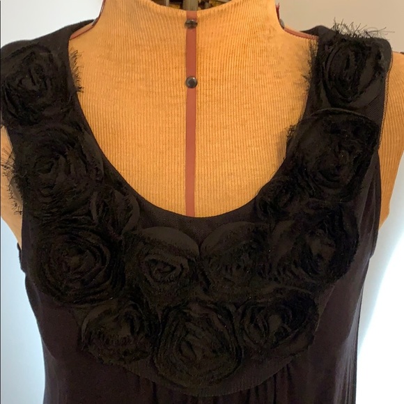 Style & Co rose detail sleeveless blouse - Picture 2 of 4